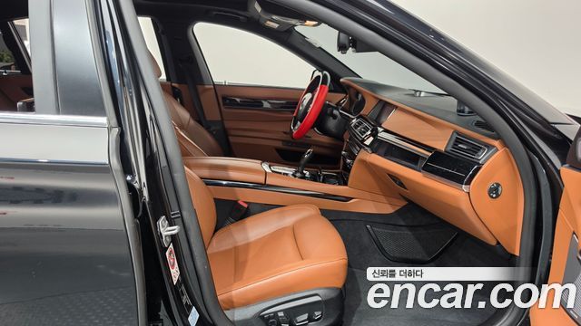 BMW 7-Series 2015 — photo 11