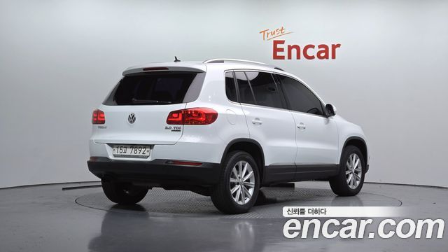 Volkswagen Tiguan 2015 — photo 2