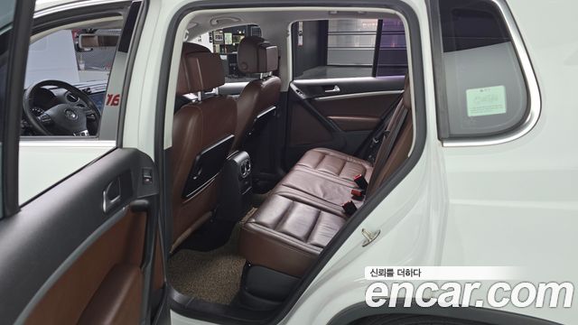 Volkswagen Tiguan 2015 — photo 11