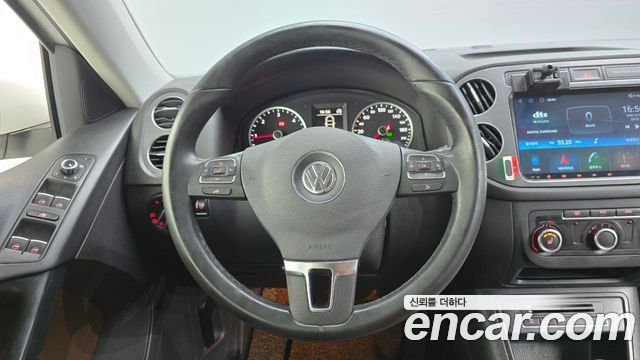 Volkswagen Tiguan 2015 — photo 13