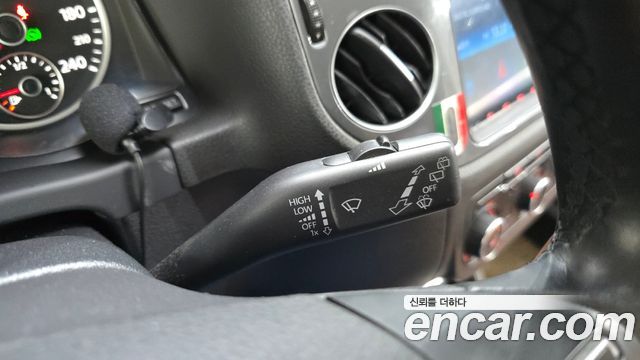 Volkswagen Tiguan 2015 — photo 18