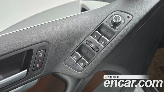 Volkswagen Tiguan 2015 — photo 19