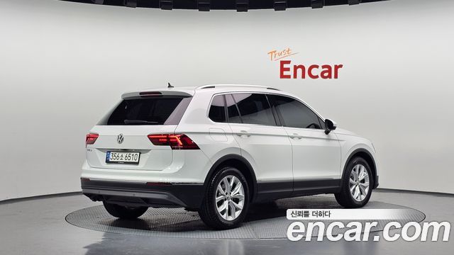 Volkswagen Tiguan 2020 — photo 2