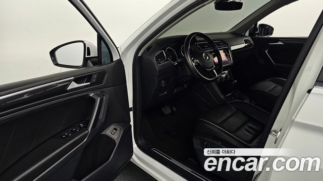 Volkswagen Tiguan 2020 — photo 13