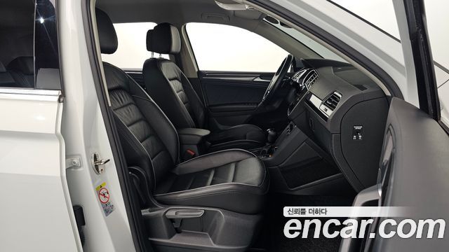 Volkswagen Tiguan 2020 — photo 17