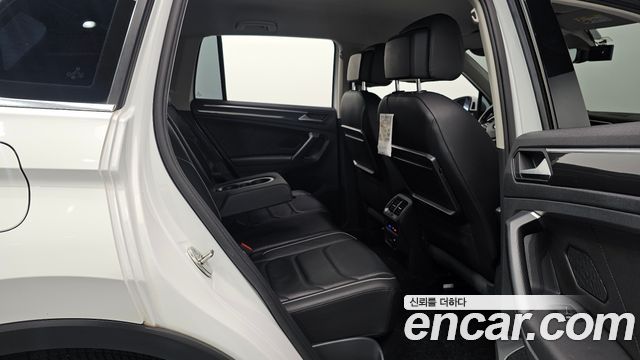 Volkswagen Tiguan 2020 — photo 18