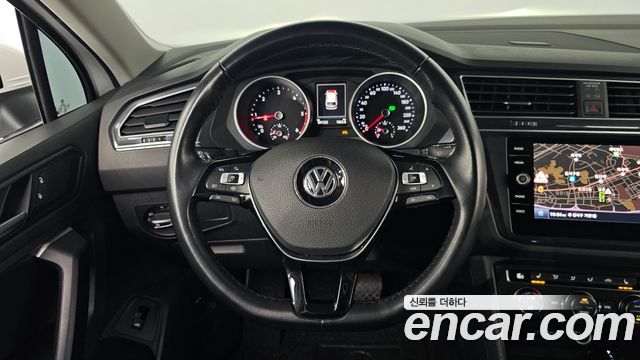 Volkswagen Tiguan 2020 — photo 19
