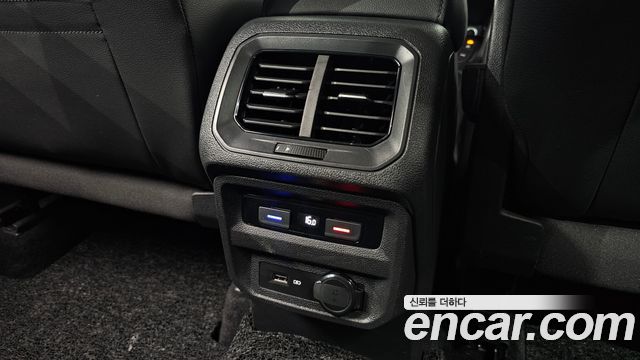 Volkswagen Tiguan 2020 — photo 25