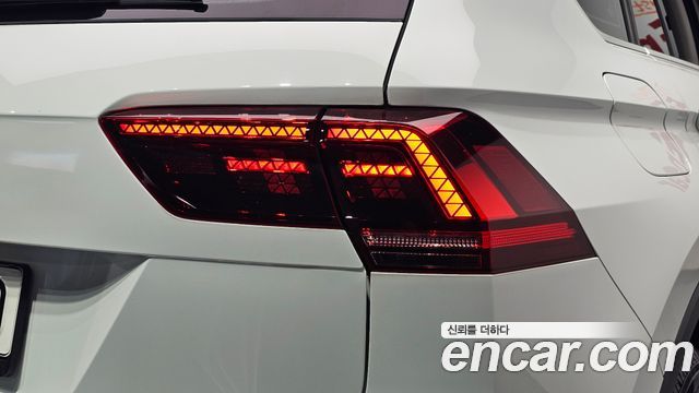 Volkswagen Tiguan 2020 — photo 9