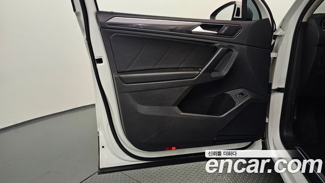 Volkswagen Tiguan 2020 — photo 14