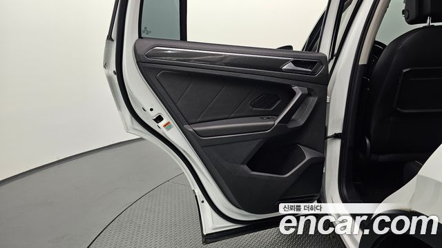 Volkswagen Tiguan 2020 — photo 15