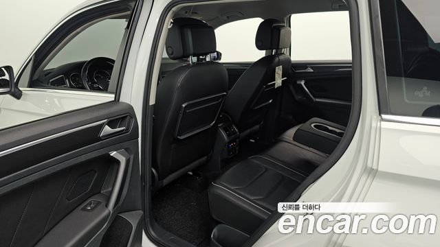 Volkswagen Tiguan 2020 — photo 16