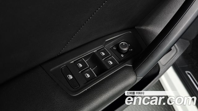 Volkswagen Tiguan 2020 — photo 28