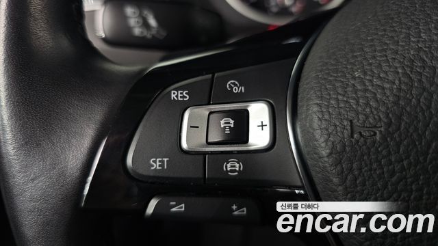 Volkswagen Tiguan 2020 — photo 29