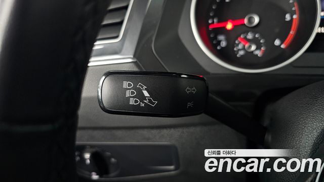 Volkswagen Tiguan 2020 — photo 30