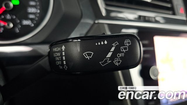 Volkswagen Tiguan 2020 — photo 32