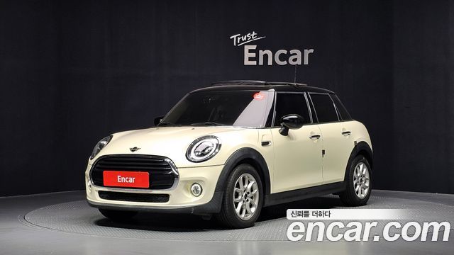 Mini Cooper 2020 — photo 1