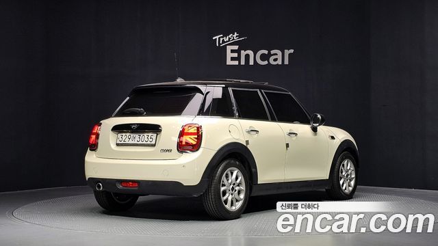 Mini Cooper 2020 — photo 2