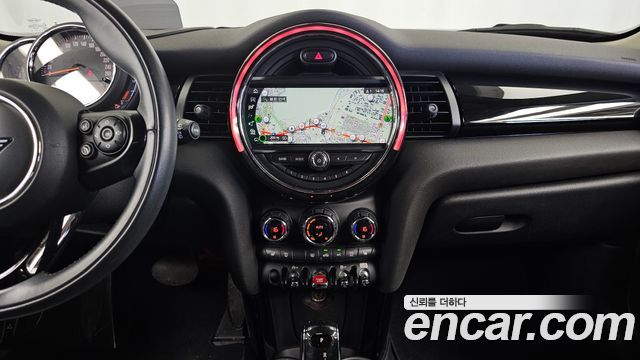 Mini Cooper 2020 — photo 21
