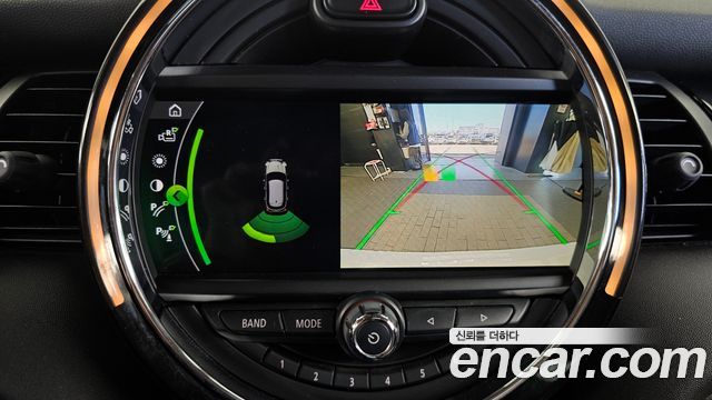 Mini Cooper 2020 — photo 22