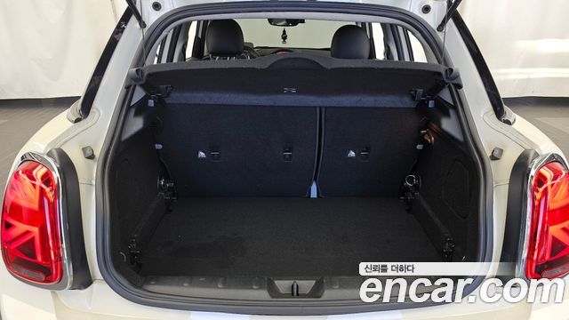 Mini Cooper 2020 — photo 26