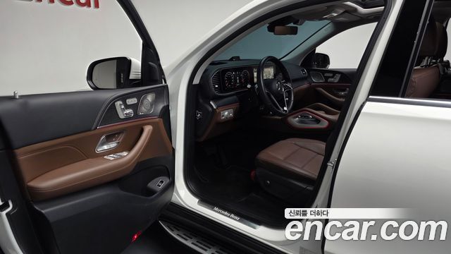 Mercedes-Benz GLE-Class 2025 — photo 13