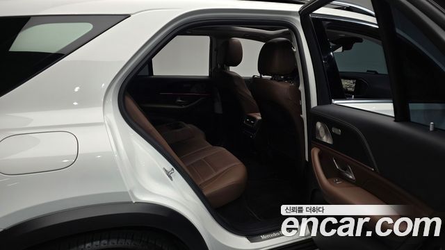 Mercedes-Benz GLE-Class 2025 — photo 18