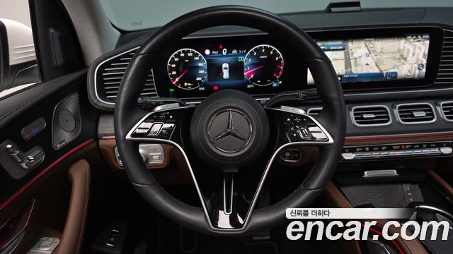 Mercedes-Benz GLE-Class 2025 — photo 19