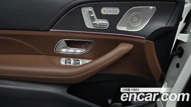 Mercedes-Benz GLE-Class 2025 — photo 24