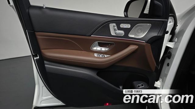 Mercedes-Benz GLE-Class 2025 — photo 14