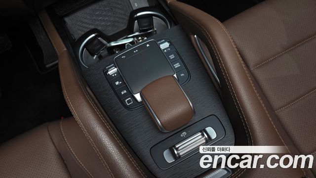 Mercedes-Benz GLE-Class 2025 — photo 35