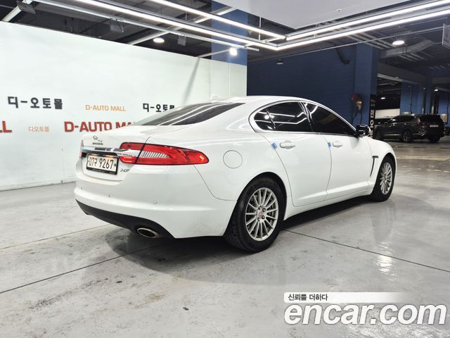 Jaguar XF 2015 — photo 7
