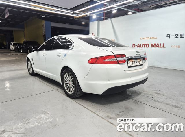 Jaguar XF 2015 — photo 8