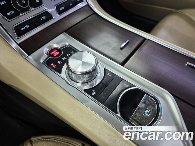 Jaguar XF 2015 — photo 16