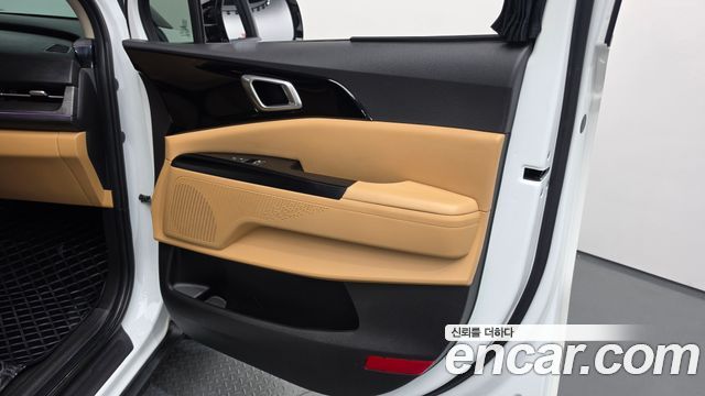 Kia Canival 2023 — photo 15