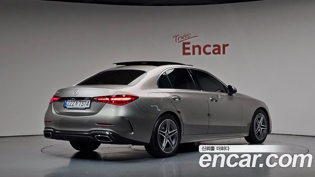 Mercedes-Benz C-Class 2024 — photo 2