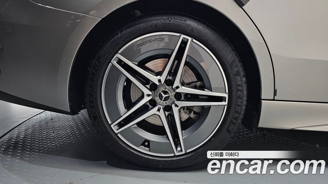 Mercedes-Benz C-Class 2024 — photo 5
