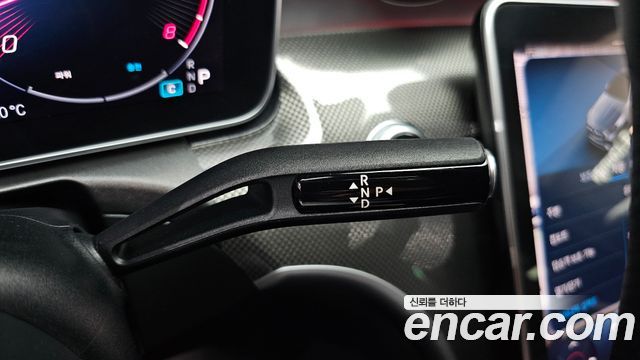 Mercedes-Benz C-Class 2024 — photo 12