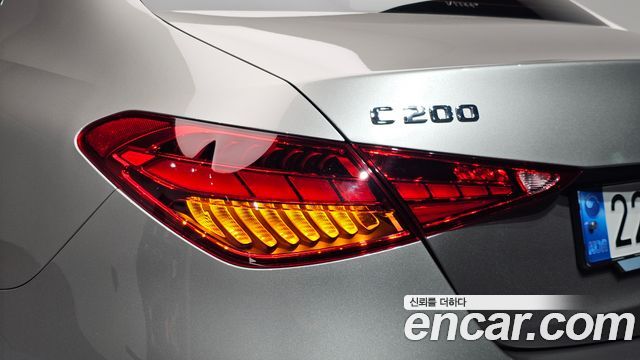 Mercedes-Benz C-Class 2024 — photo 9