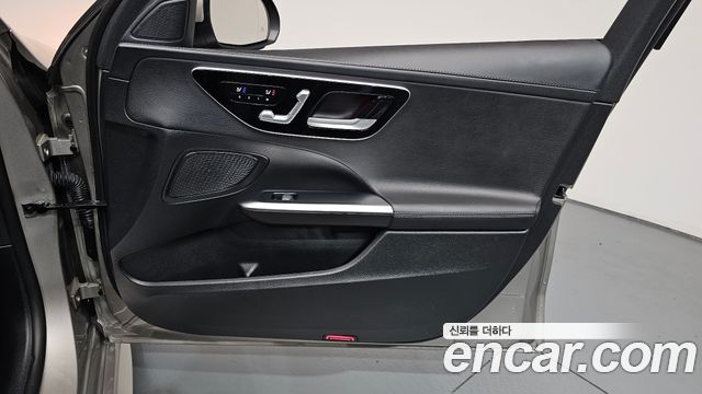 Mercedes-Benz C-Class 2024 — photo 15