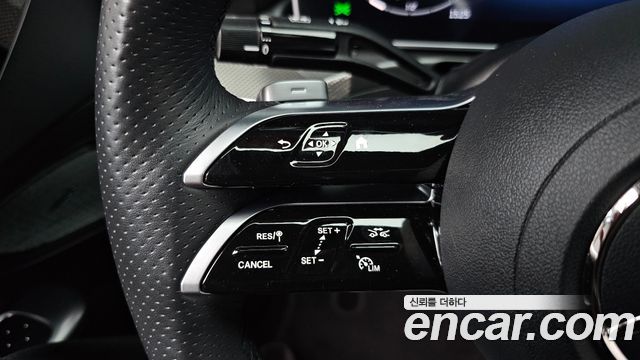 Mercedes-Benz C-Class 2024 — photo 28