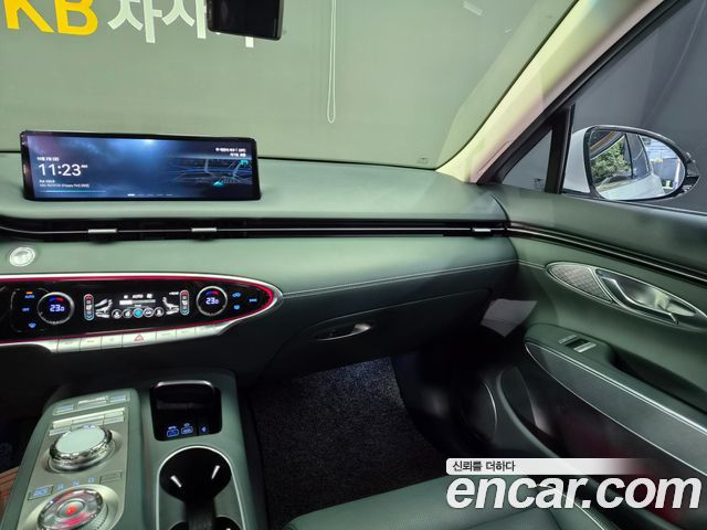 Genesis GV70 2022 — photo 8