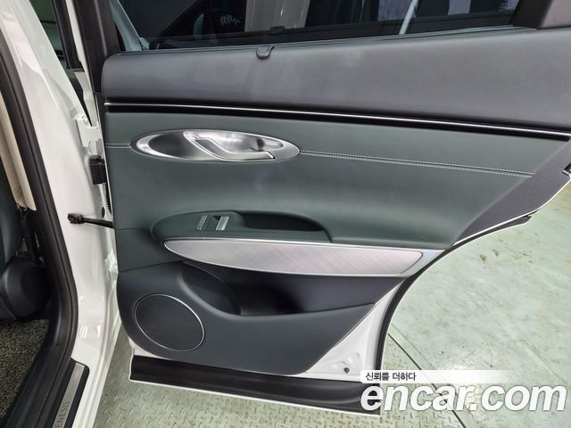 Genesis GV70 2022 — photo 10