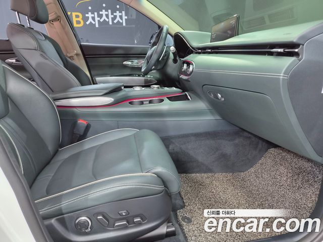 Genesis GV70 2022 — photo 17