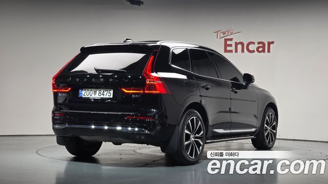Volvo XC60 2025 — photo 2