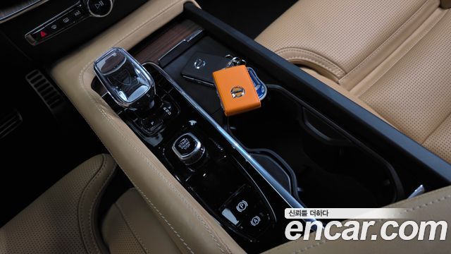 Volvo XC60 2025 — photo 12