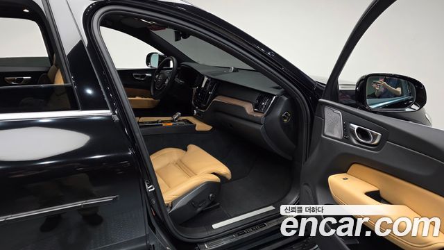Volvo XC60 2025 — photo 17