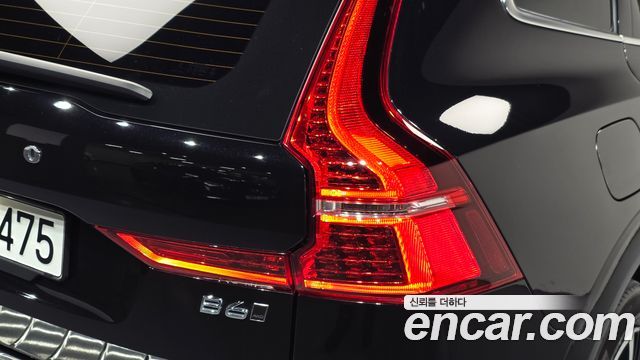 Volvo XC60 2025 — photo 9