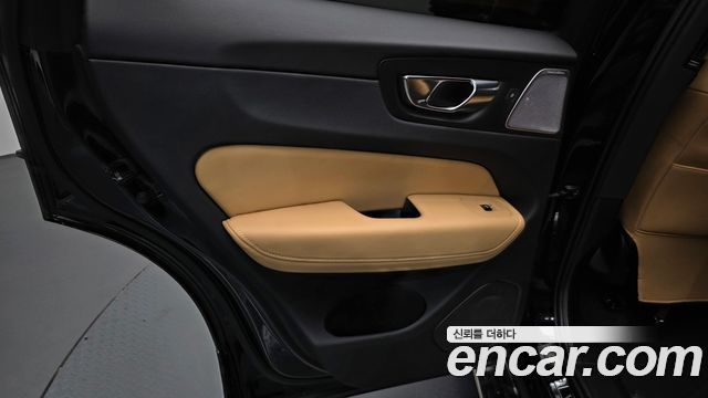 Volvo XC60 2025 — photo 15
