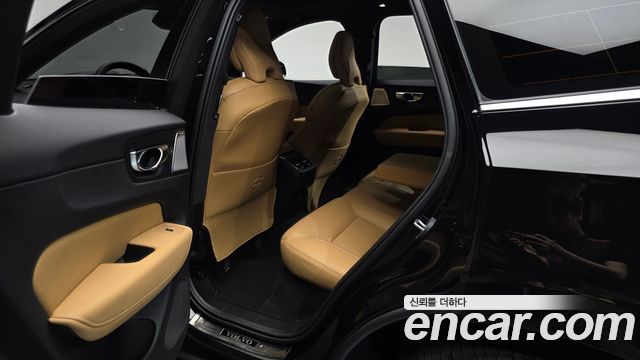 Volvo XC60 2025 — photo 16